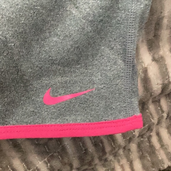 Nike Gray Hoodie with Pink 'Just Do It' Print therma-fit - Picture 7 of 8